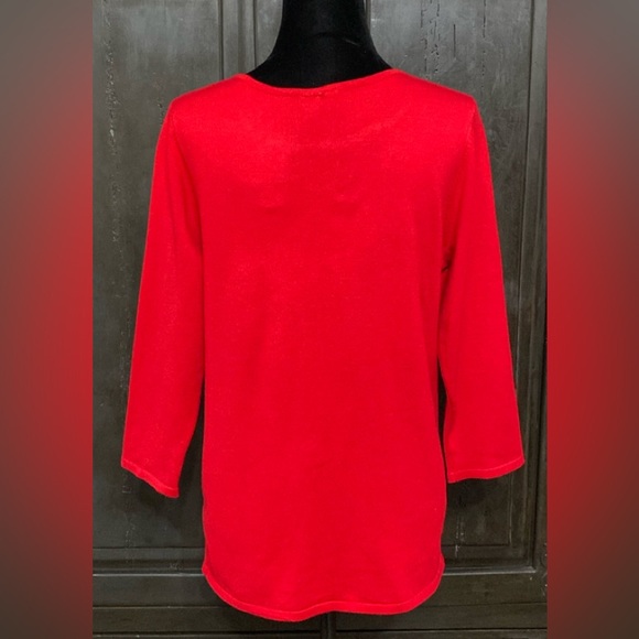 Questions Red oversized sweater with gold stones design. M - Picture 3 of 9